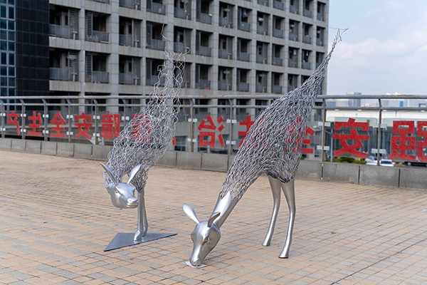 Stainless steel abstract deer sculpture for garden decoration